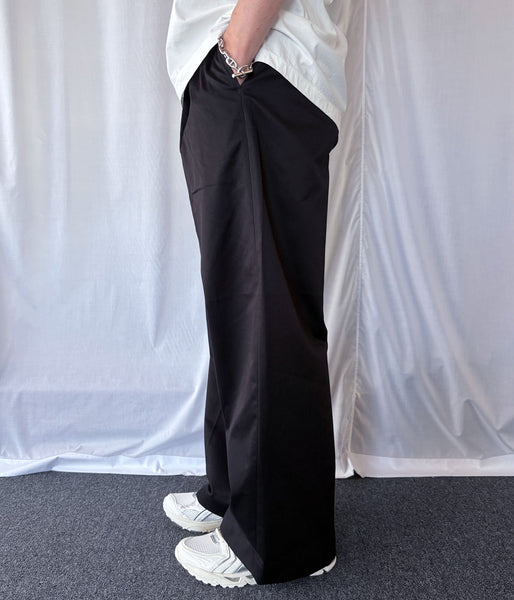 UNIVERSAL PRODUCTS./2TUCK WIDE CHINO TROUSERS (BLACK)