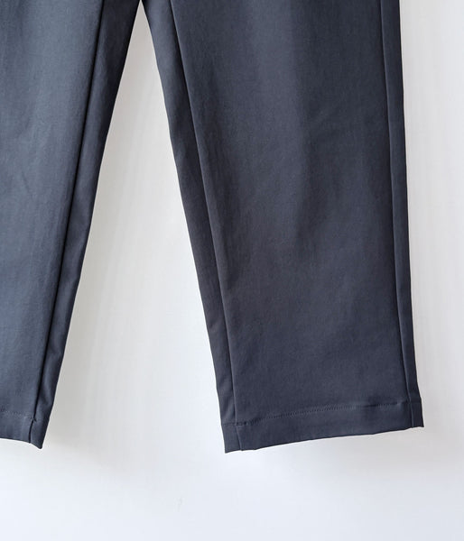 Goldwin/ONE TUCK TAPERED STRETCH PANTS (DARK NAVY)