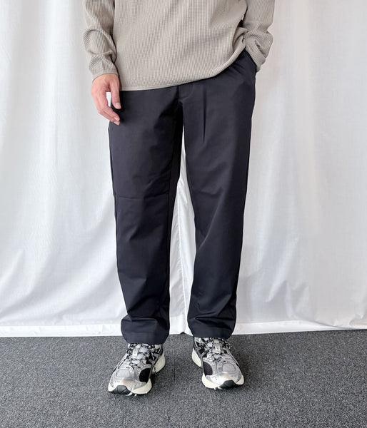 Goldwin/ONE TUCK TAPERED STRETCH PANTS (DARK NAVY)