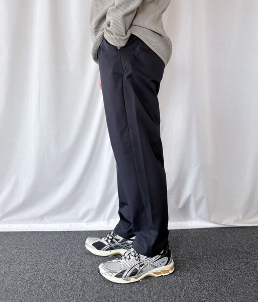 Goldwin/ONE TUCK TAPERED STRETCH PANTS (DARK NAVY)