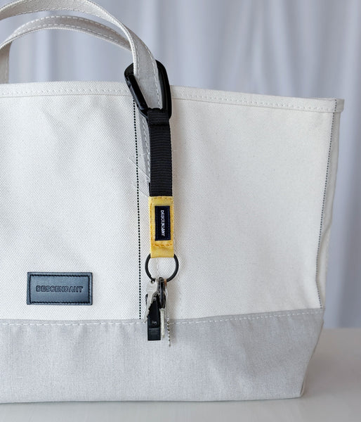 DESCENDANT/LEASH STRAP TAKES HANDS (YELLOW)