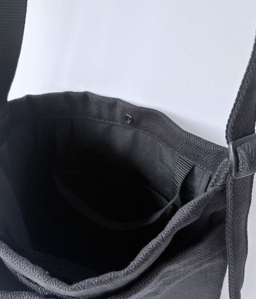 ERA./HOMMA HERRINGBONE US HELMET BAG HALF (BLACK)