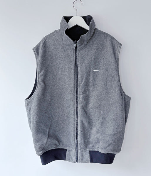 DESCENDANT/DAVID NYLON VEST (NAVY)