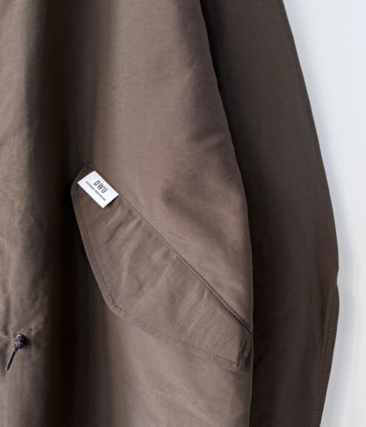 DESCENDANT/D-65 NYLON COAT (BROWN)