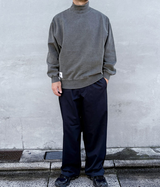 DESCENDANT/SPUR MOCK NECK PIGMENT DYE (BLACK)