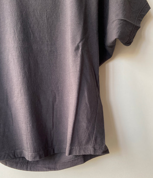 【新品】  NOWOS / ノーウォス | Back drape tee バックドレープTシャツ  | F | CARBON | レディース nowos/BACK DRAPE TEE(CARBON)