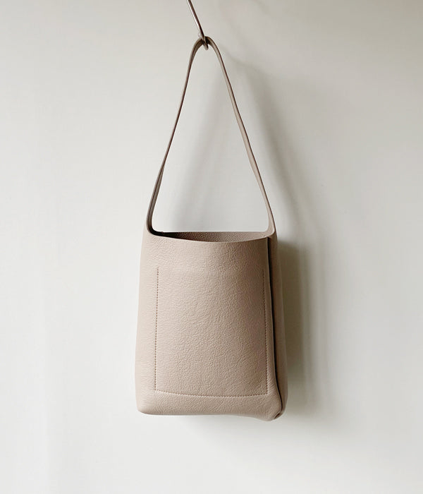 Aeta/PEBBLE GRAIN LEATHER SHOULDER XS(GRAT BEIGE)