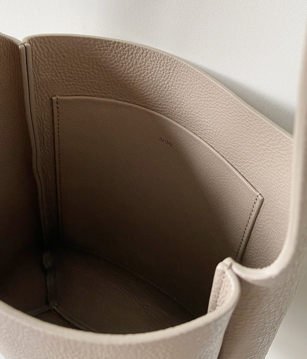 Aeta/PEBBLE GRAIN LEATHER SHOULDER XS(GRAT BEIGE)