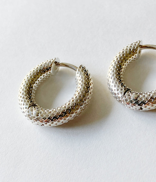 R.ALAGAN/TINY DOT HOOPS(SILVER)