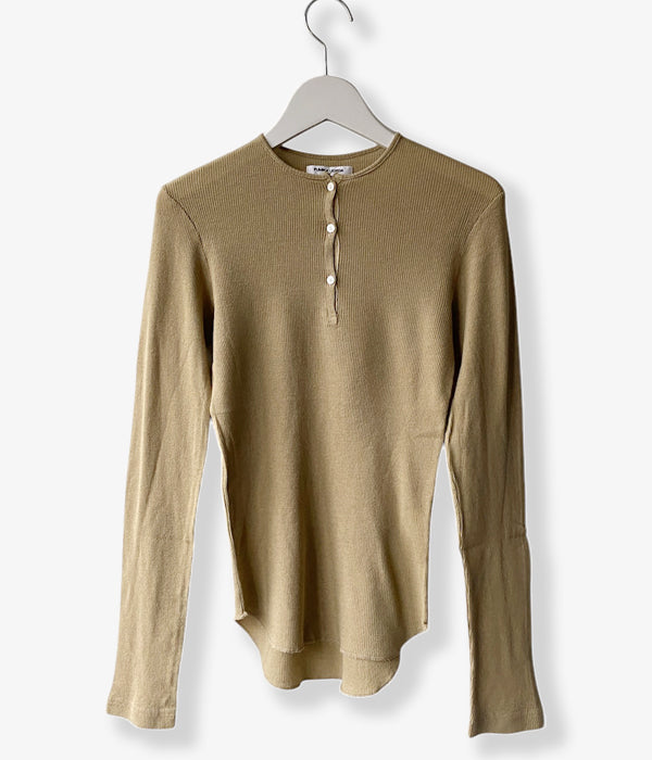 FUMIKA_UCHIDA/GAUZE WAFFLE HENLEY-NECK TOP (KHAKI)