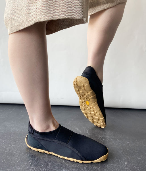 FUMIKA_UCHIDA/WATER SLIP-ON(BLACK)