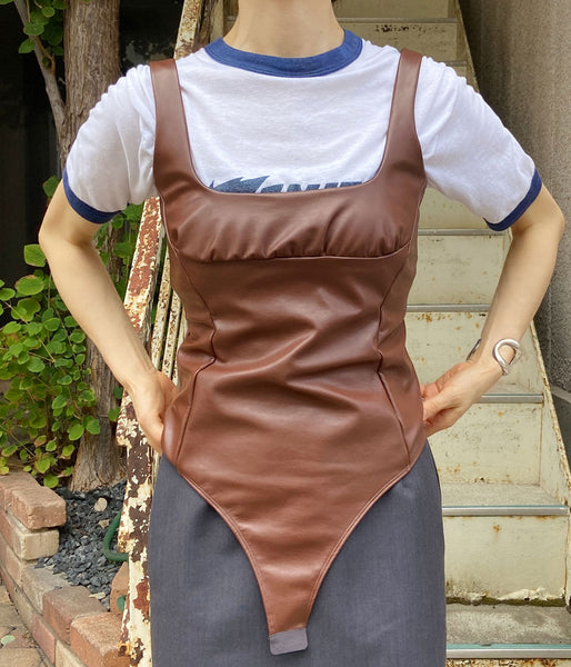 FUMIKA_UCHIDA/STRETCH VEGAN LEATHER BODYSUIT(MID BROWN)