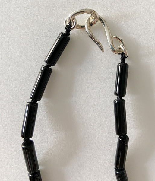 R.ALAGAN/SMALL TUBE ONYX NECKLACE