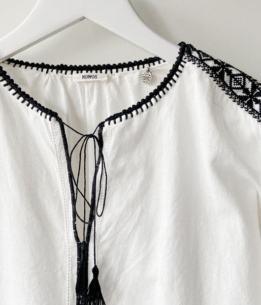 nowos/EMBROIDERD BLOUSE(WHITE)
