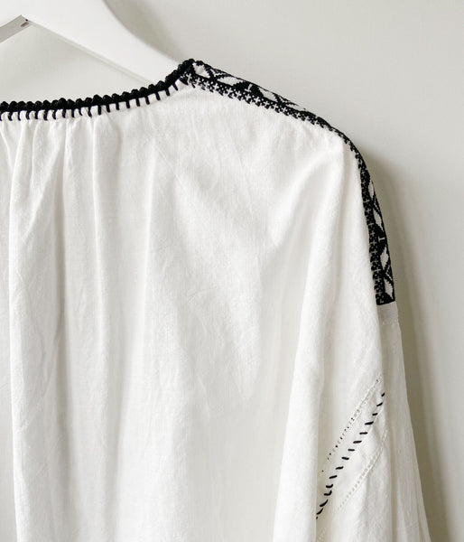 nowos/EMBROIDERD BLOUSE(WHITE)