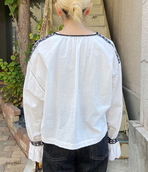 nowos/ EMBROIDERD BLOUSE(WHITE)