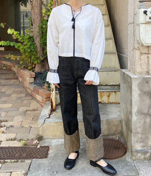 nowos/ EMBROIDERD BLOUSE(WHITE)
