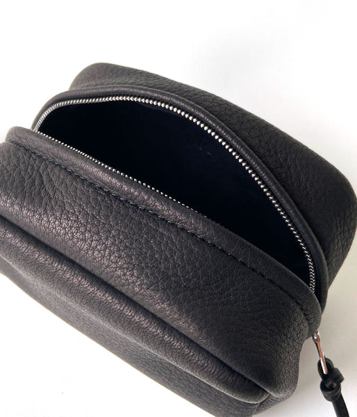 Aeta/SQUARE POUCH(BLACK)