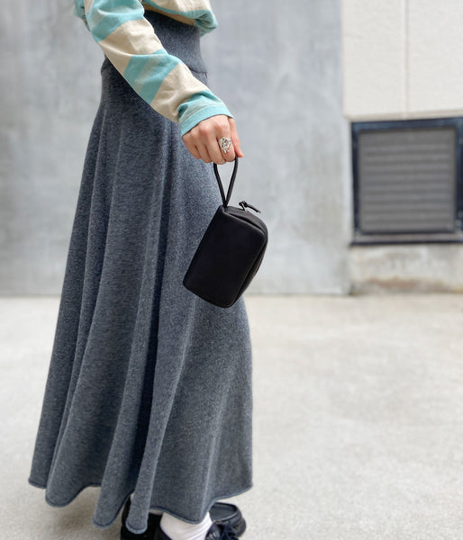 Aeta/SQUARE POUCH(BLACK)