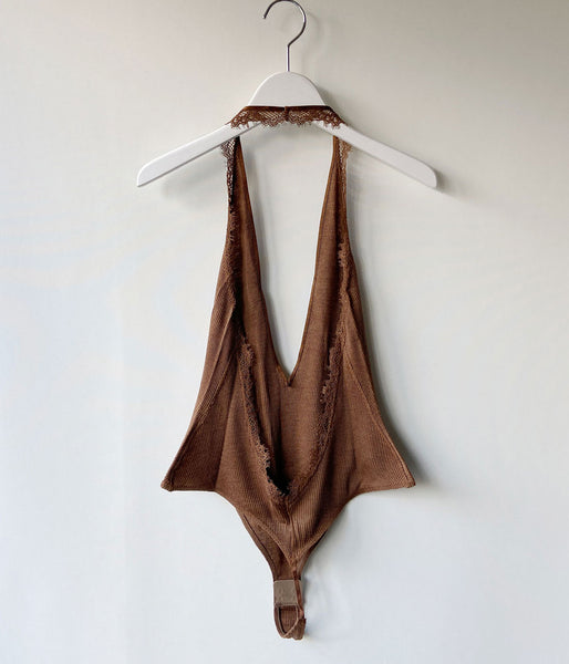 FUMIKA_UCHIDA/RIB HALTER-NECK BODYSUIT(BROWN)