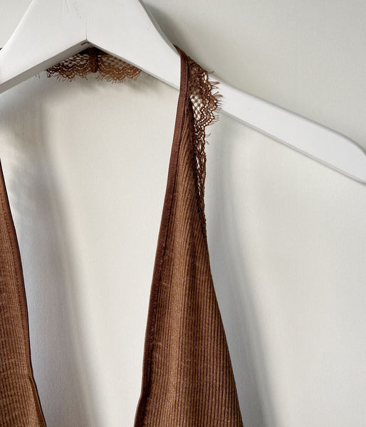FUMIKA_UCHIDA/RIB HALTER-NECK BODYSUIT(BROWN)