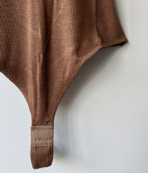FUMIKA_UCHIDA/RIB HALTER-NECK BODYSUIT(BROWN)