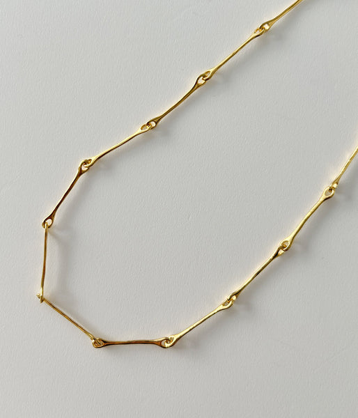 R.ALAGAN/THIN FIBULA CHAIN NECKLACE(GOLD)
