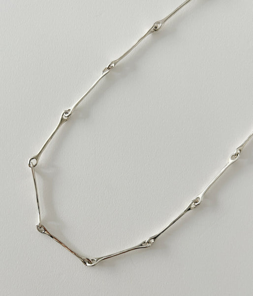 R.ALAGAN/THIN FIBULA CHAIN NECKLACE(SILVER)