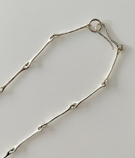 R.ALAGAN/THIN FIBULA CHAIN NECKLACE(SILVER)