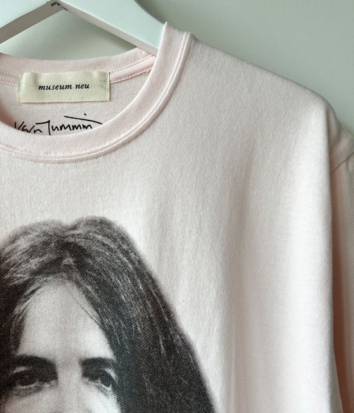 museum neu/Patti Smith T-shirt(PALE PINK)