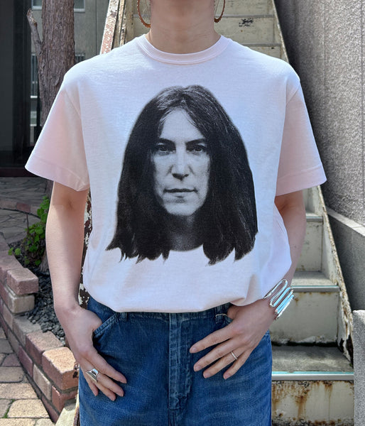 museum neu/Patti Smith T-shirt(PALE PINK)