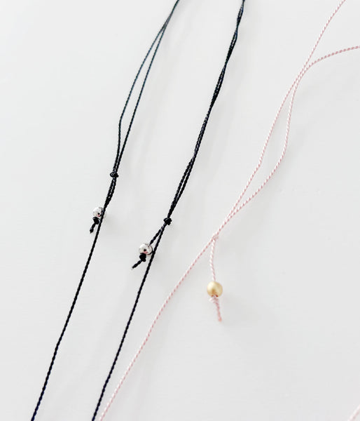 KEYHOLDER/SCALLOPE-ETCHED METAL NECKLACE