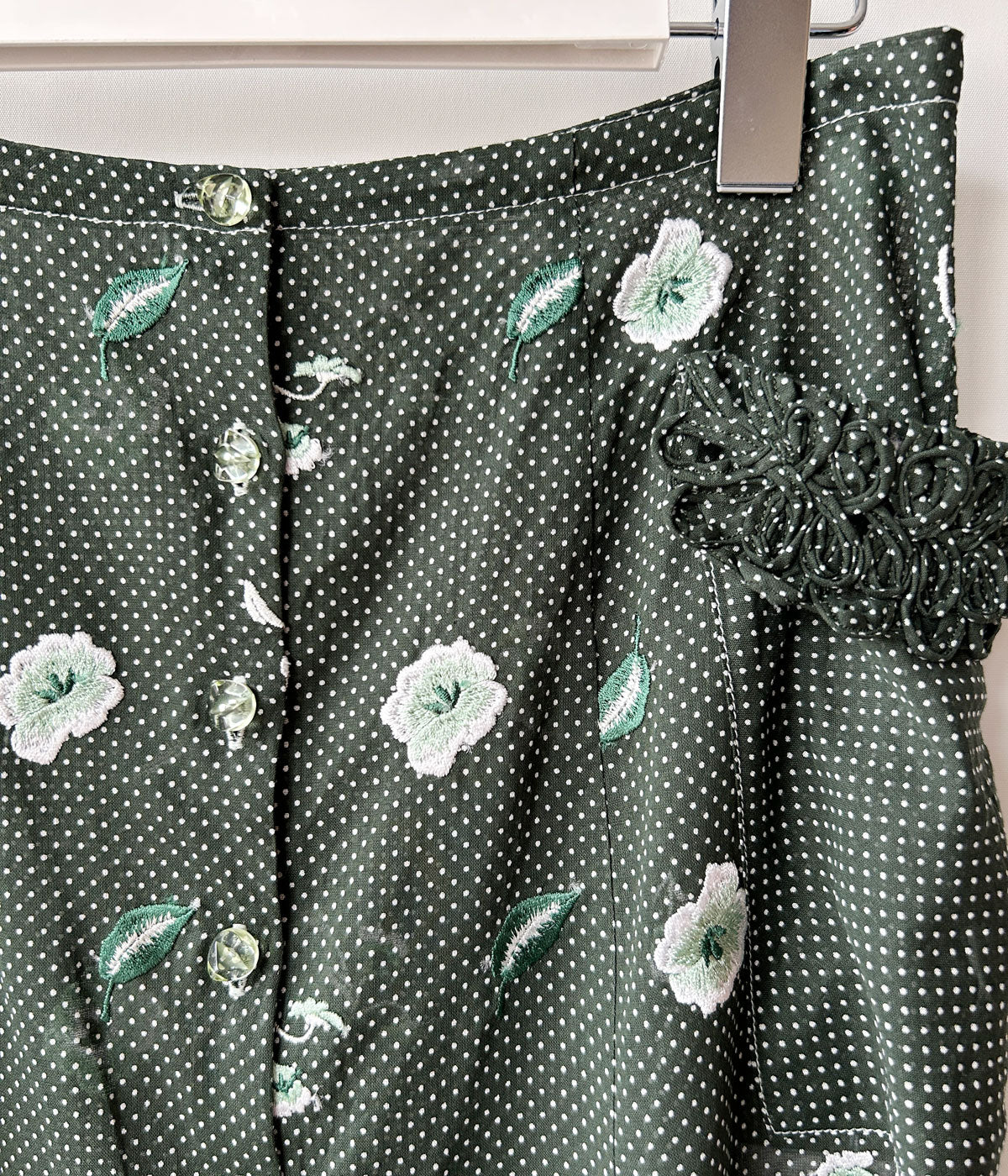 FUMIKA_UCHIDA/ALLOVER EMB.BUTTON DOWN MIDI SKIRT(BOTTLE GREEN)