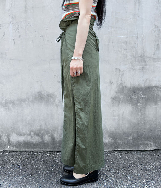 nowos/NYLON RAP SKIRT(KHAKI)