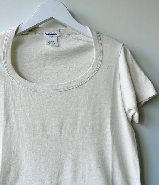 FUMIKA_UCHIDA/TRAPEZOID NECK T-SHIRT(IVORY)