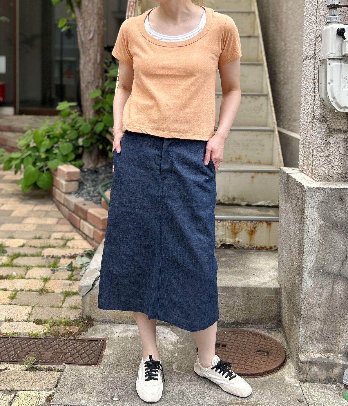 FUMIKA_UCHIDA/TRAPEZOID NECK T-SHIRT(CORAL)
