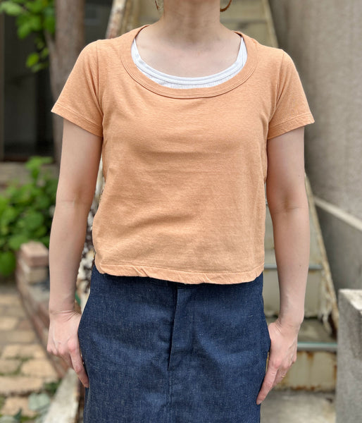 FUMIKA_UCHIDA/TRAPEZOID NECK T-SHIRT(CORAL)