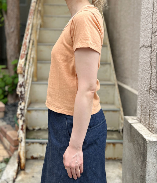 FUMIKA_UCHIDA/TRAPEZOID NECK T-SHIRT(CORAL)