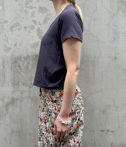 FUMIKA_UCHIDA/TRAPEZOID NECK T-SHIRT(NAVY)