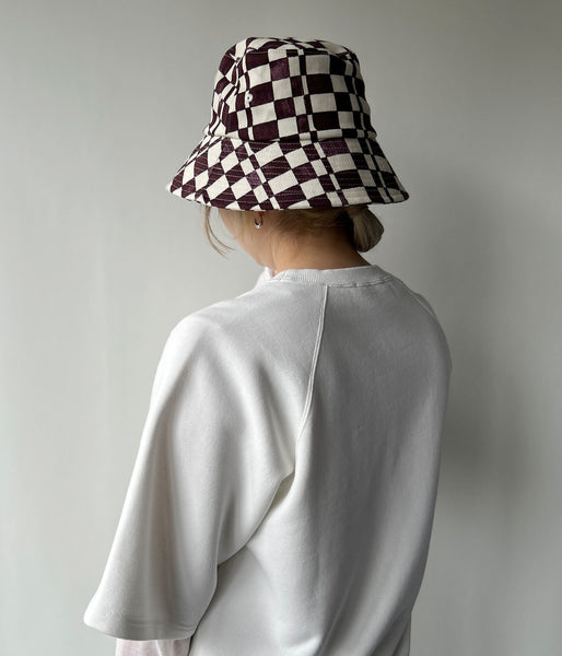 PHEENY/CHECKERED BUCKET HAT(BURGUNDY)