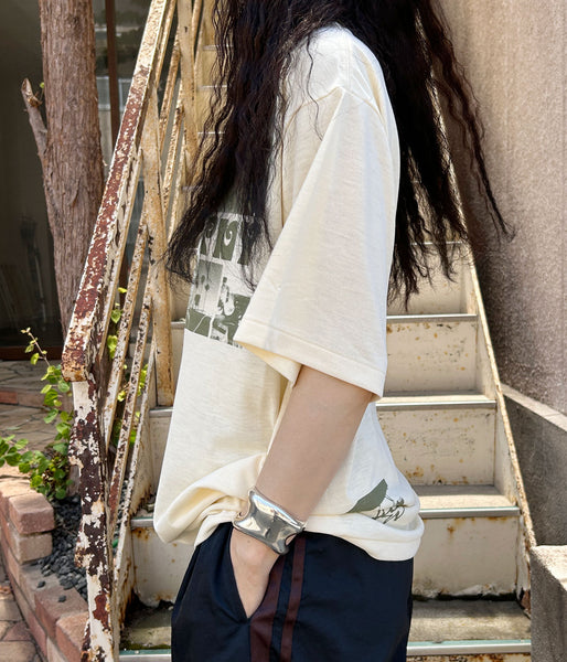 PHEENY/RECYCLED POLYESTER PHOTO S/S TEE(BEIGE)