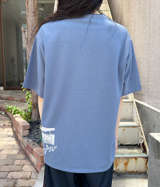 PHEENY/RECYCLED POLYESTER PHOTO S/S TEE(BLUE)