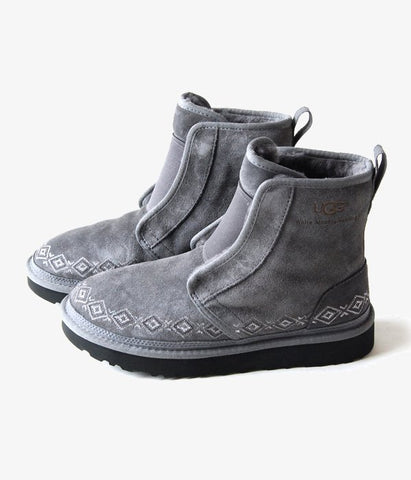 White Mountaineering/WM × UGG EMBROIDERED FRONT GORE BOOTS MENS (GRAY)