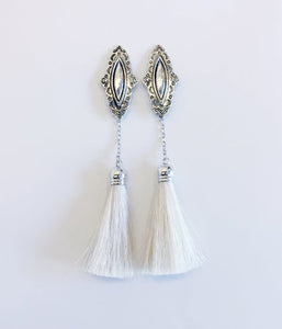 TOGA PULLA/METAL FRINGE EARRINGS (SILVER)