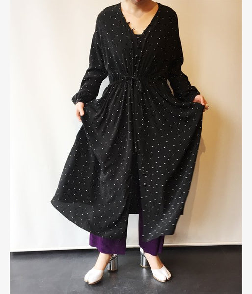 PHEENY/RAYON DOT L/S DRESS (BLACK)