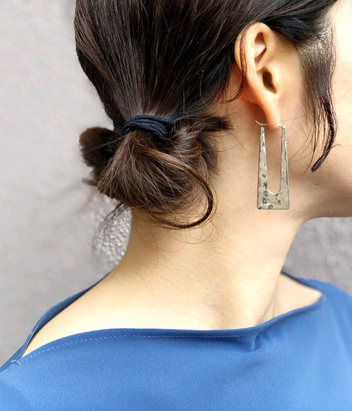 R.ALAGAN/SQUARE HOOP EARRING