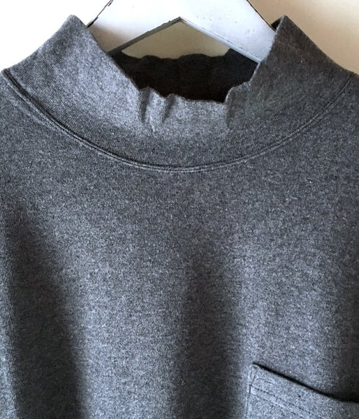 DESCENDANT/TURTOISE MOCK NECK LS (CHARCOAL)