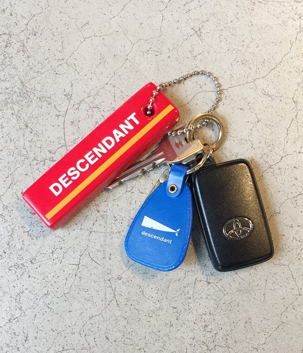 DESCENDANT/HORIZON FLOATING KEYHOLDER