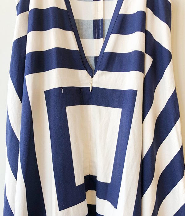 FUMIKA_UCHIDA/SQUARE PRINT SQUARE-NECK A-LINE DRESS(NAVY)