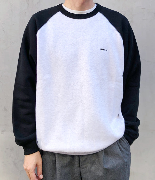 DESCENDANT/E.P CREW NECK (WHITE×BLACK)